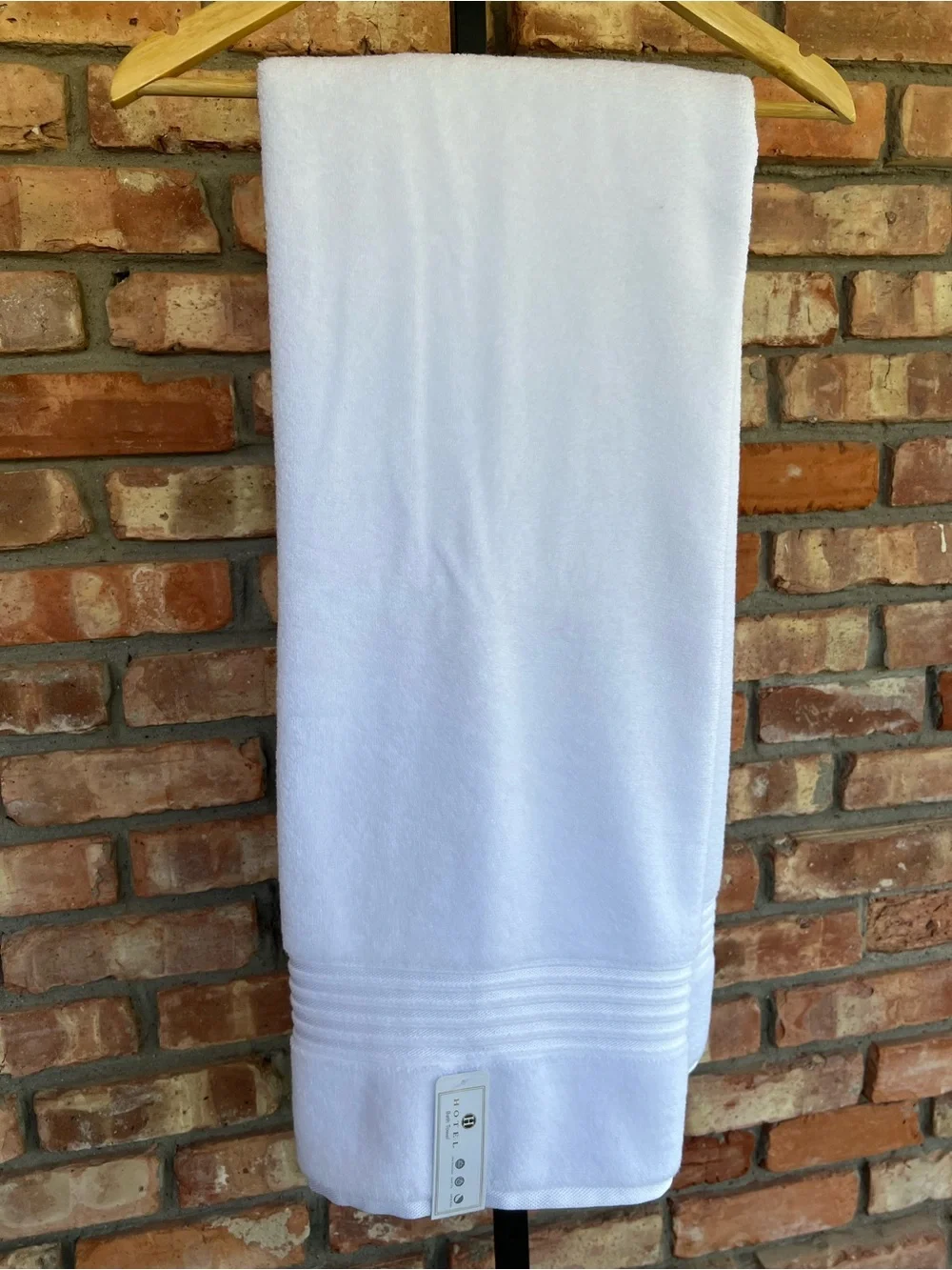 Hotel Classic White set of 2 Bath Towels 100% Soft Absorbent Cotton